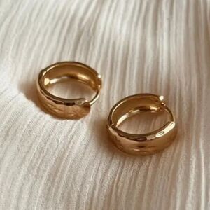 Minimalist hoop earrings M80